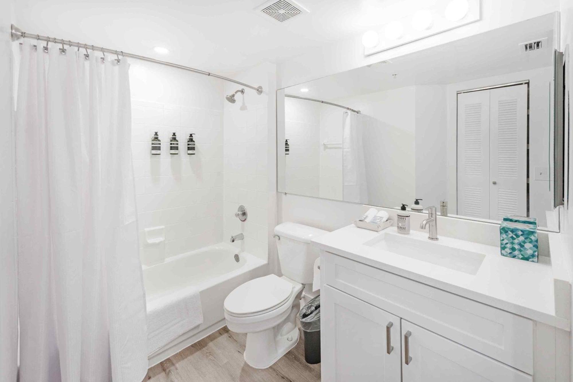 Stunning Centrally Located Apartments At New River Cove In South Florida Fort Lauderdale Oda fotoğraf